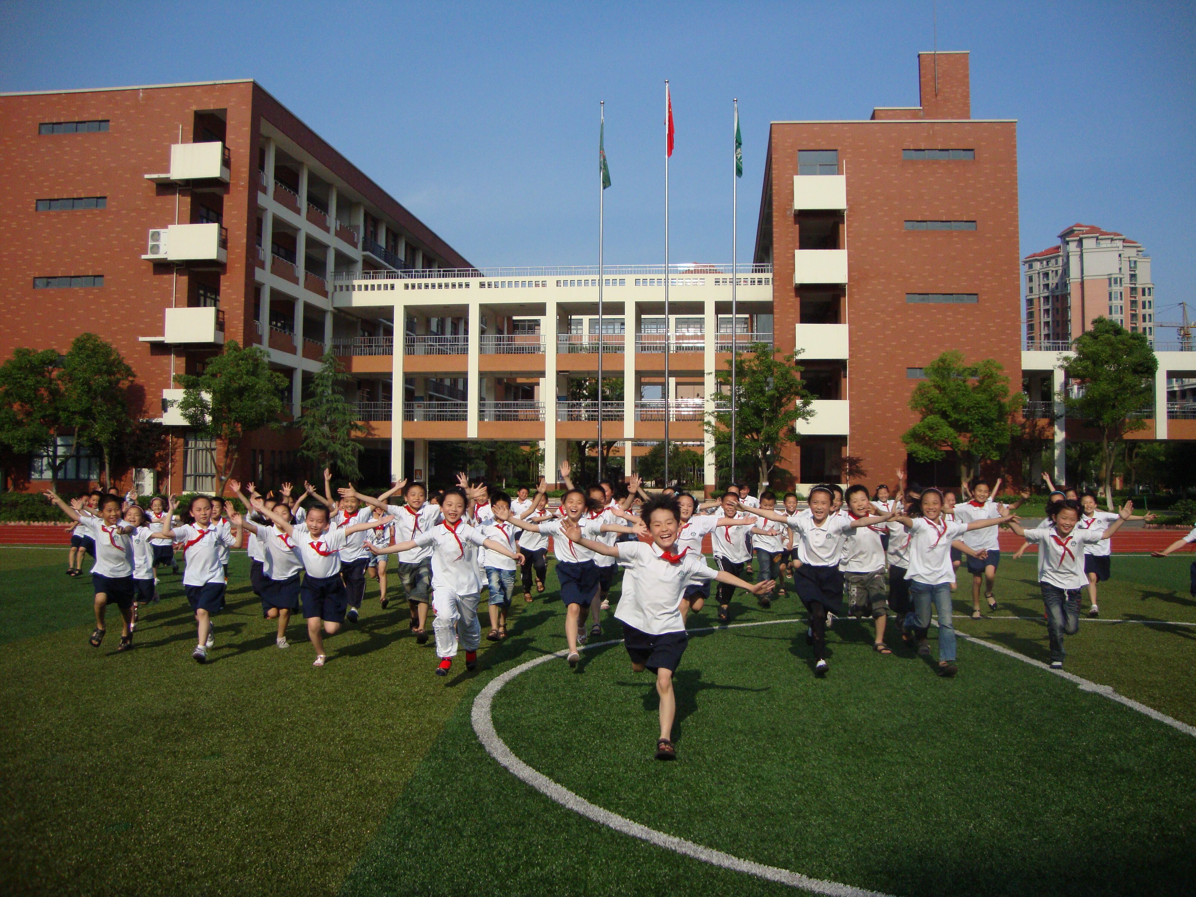 宜春百树外国语学校